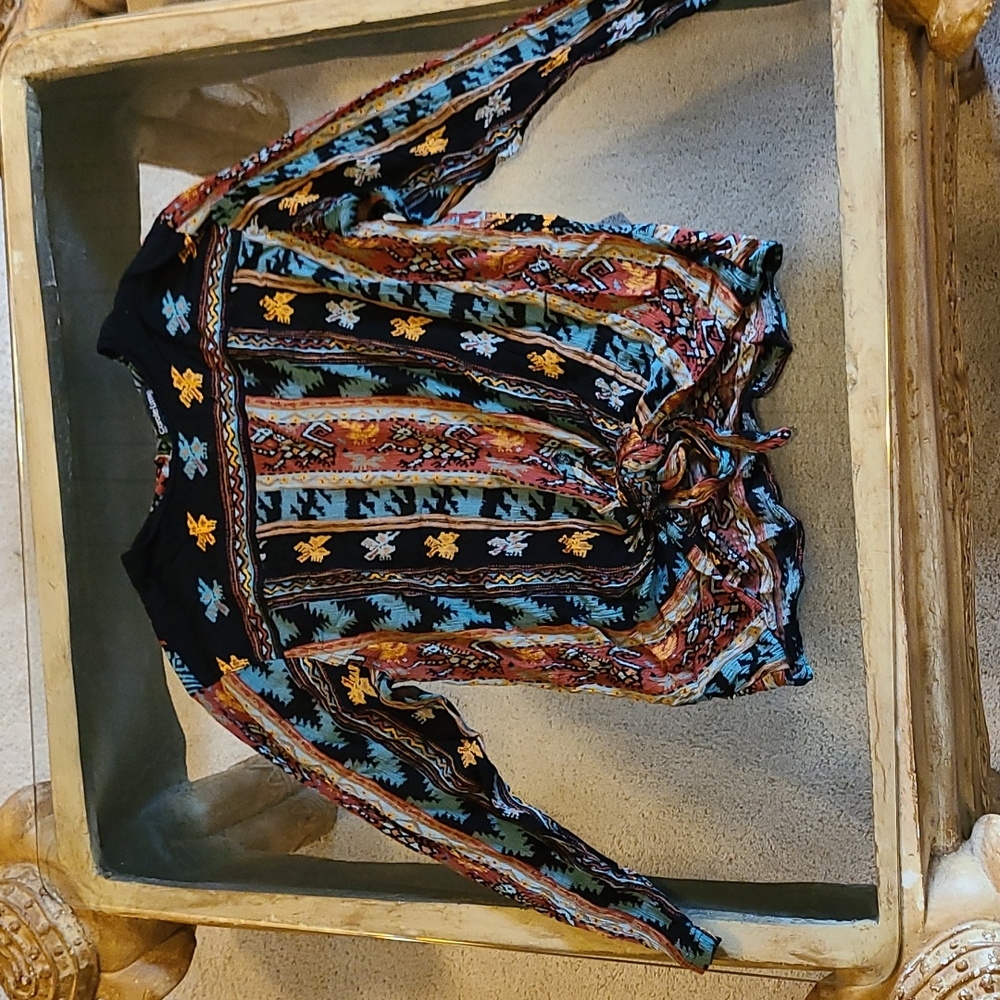 Patterned top size M